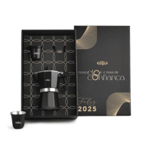 Kit premium de café com cafeteira italiana e xícaras personalizadas, ideal para presentes corporativos